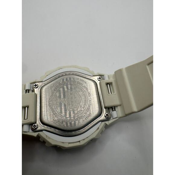 Casio G-Shock Gma-P2100 Women White Casioak Analog Digital 20Bar Watch White main image 4